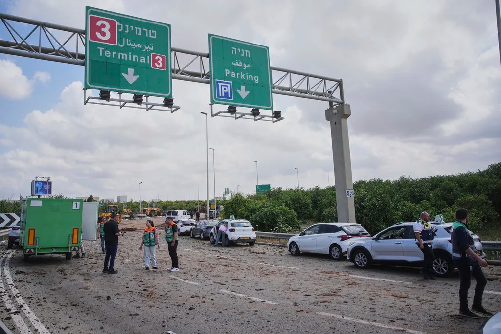 A missile from Yemen halts flights in Israel hours before top officials vote on plans for Gaza war