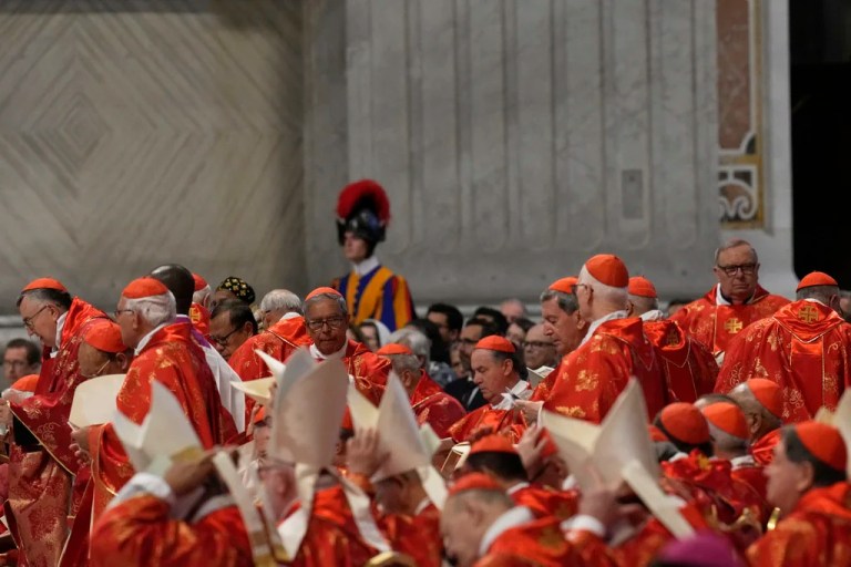 No new pope selected on second vote of papal conclave