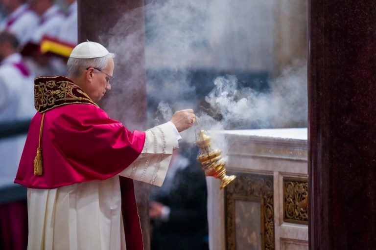 From the Middle Ages to modern war: Pope as preeminent peacemaker