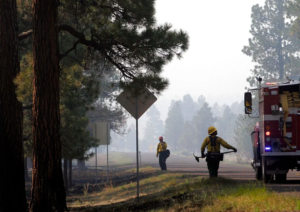 Arizona wildfire burns over 7,000 acres and evades containment