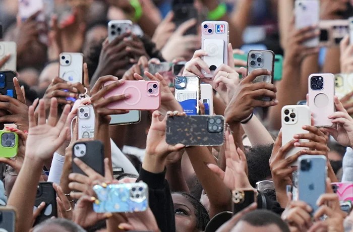 Left-wing extremism reflects psychological disorders, mental health professionals say