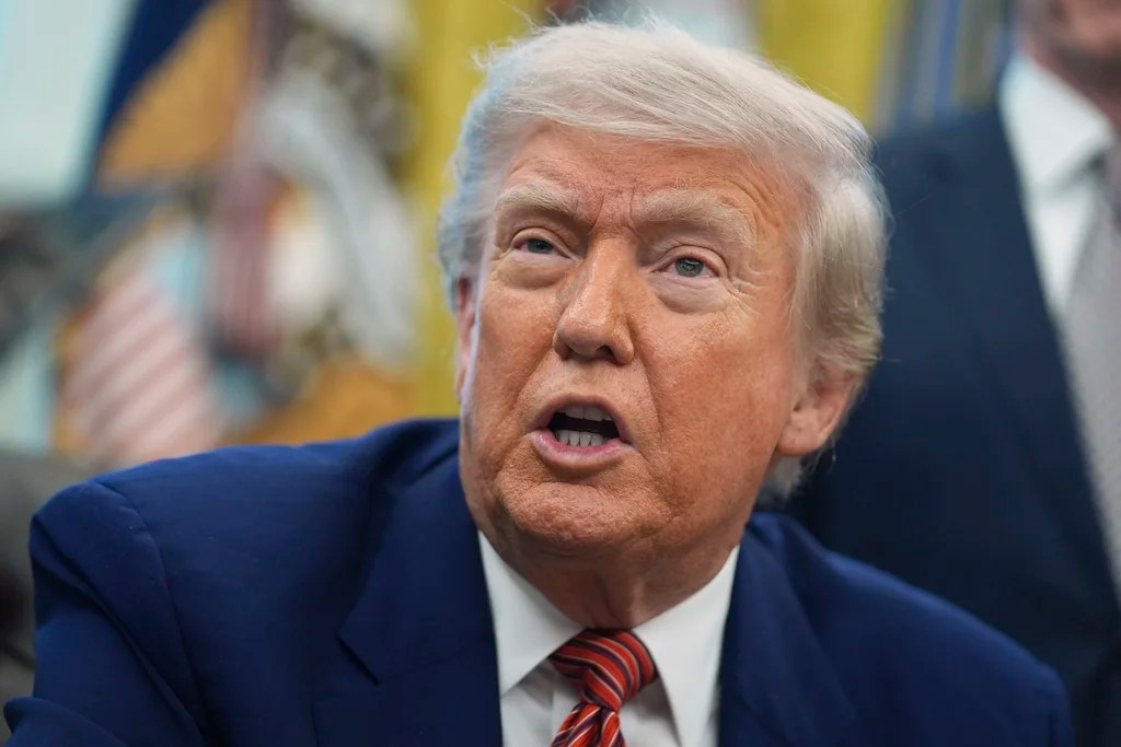 WATCH LIVE: Trump gives commencement speech at University of Alabama