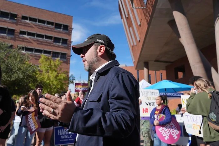 Gallego reveals how Democrats must change their strategy: ‘Be mad, stay mad’