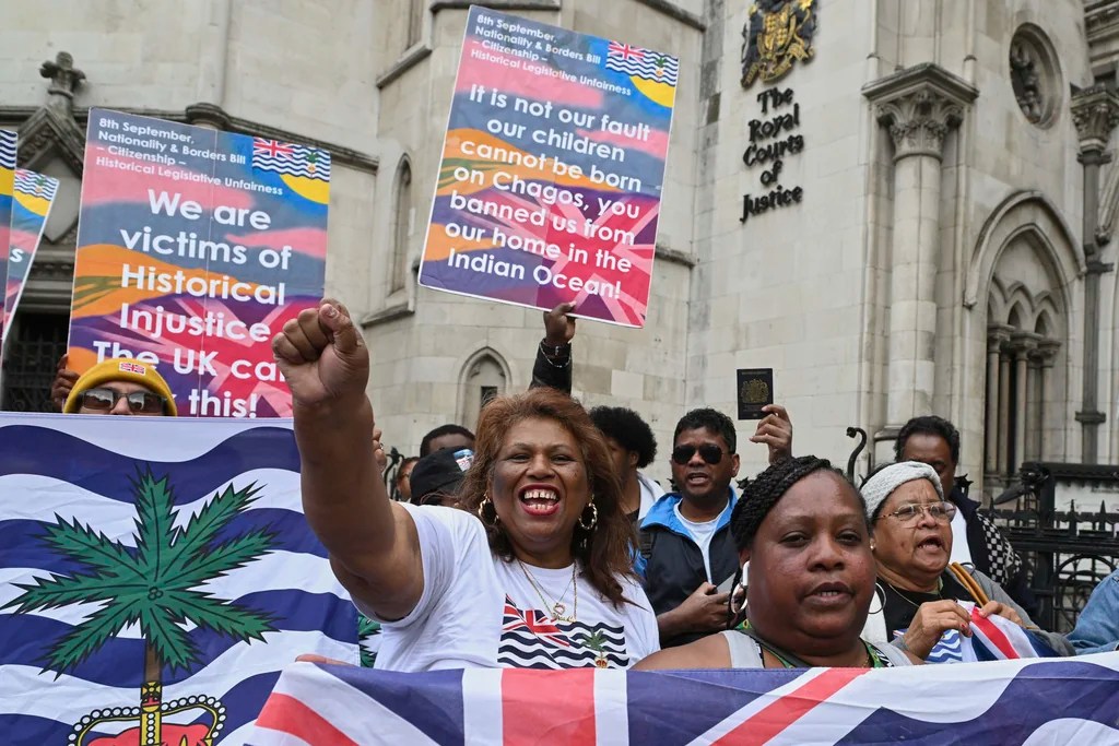 UK signs agreement to hand sovereignty of disputed Chagos Islands to Mauritius