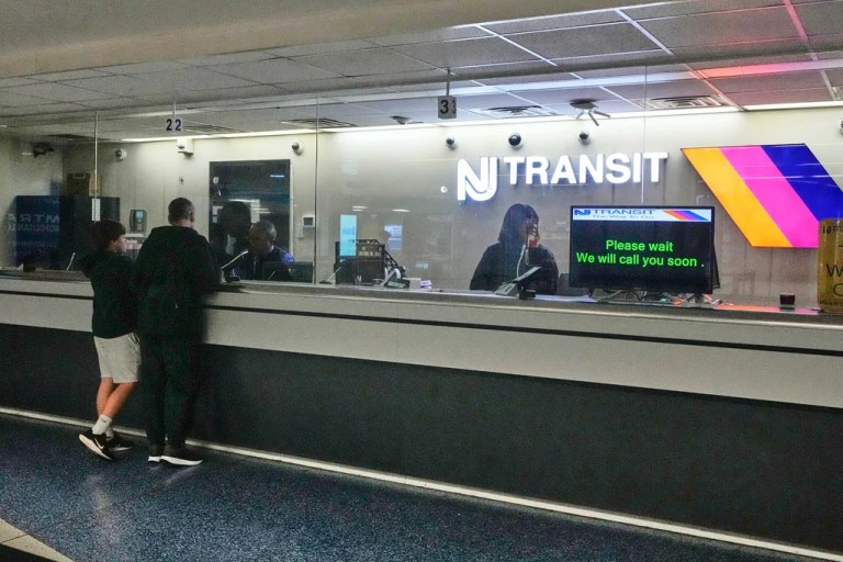 Talks aimed at ending New Jersey Transit rail strike to resume Saturday, railroad CEO says