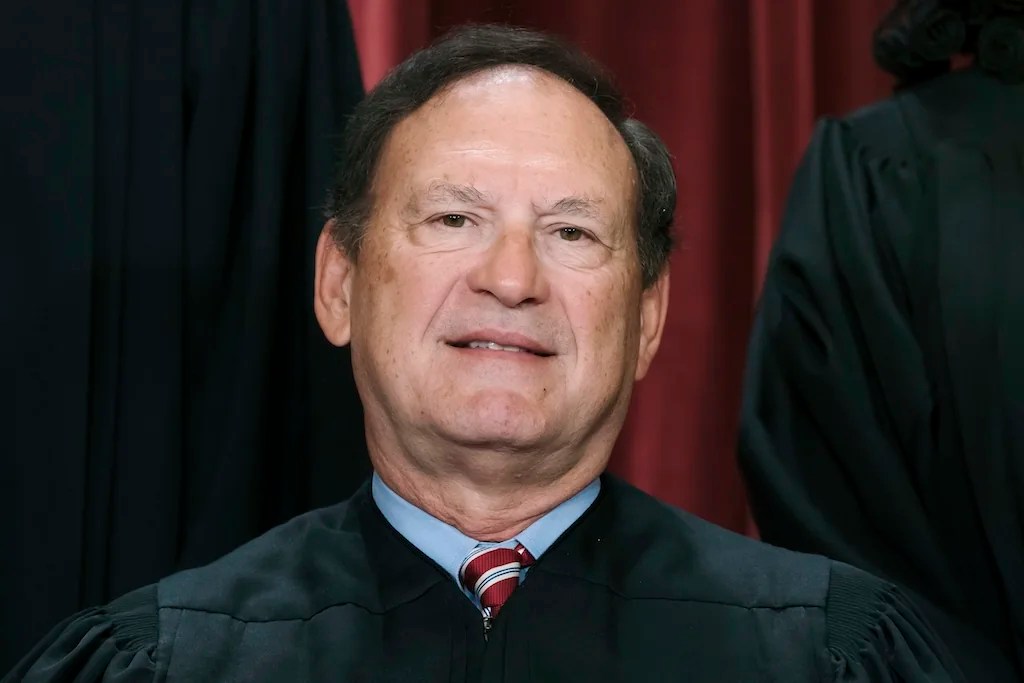 Alito slams appeals court over ‘cherry-picking’ First Amendment protections for students