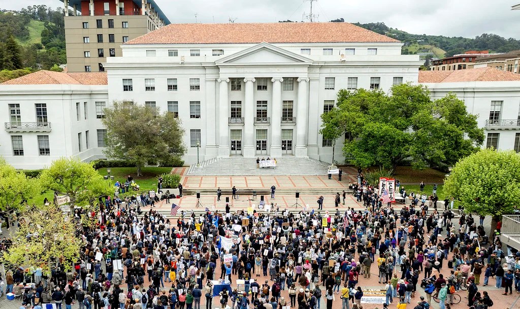 GOP aims to boost college quality and student enrollment