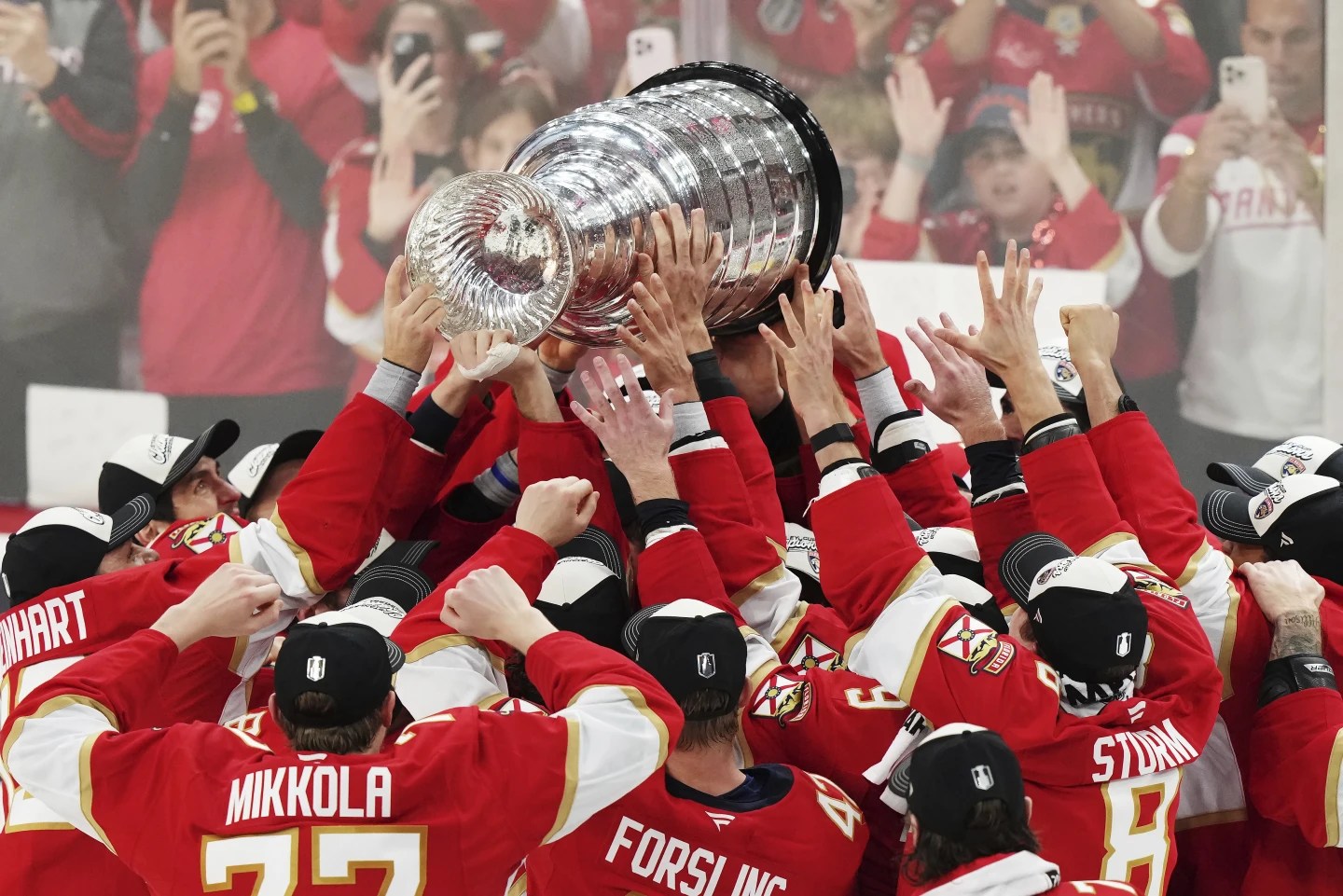 Florida Panthers defeat Edmonton Oilers to win second consecutive Stanley Cup
