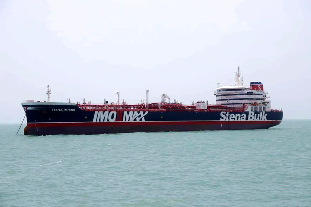 Oil tankers collide in Strait of Hormuz during Middle East conflict