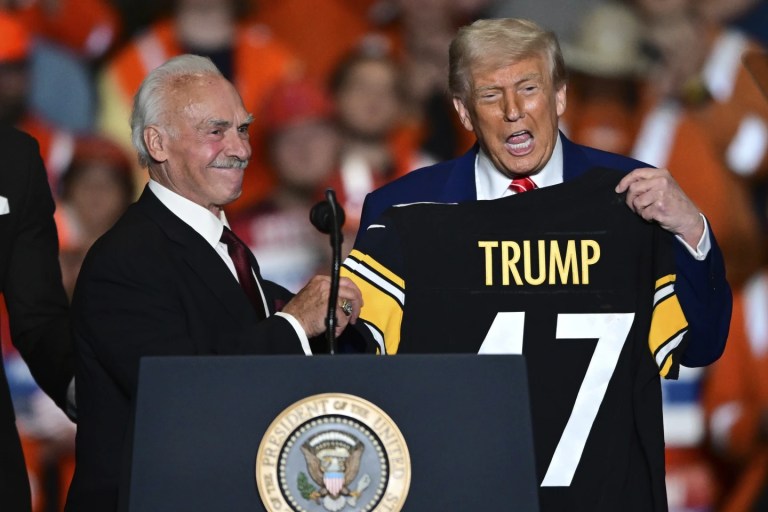 Pittsburgh Steelers write letter to fans upset with players at Trump rally