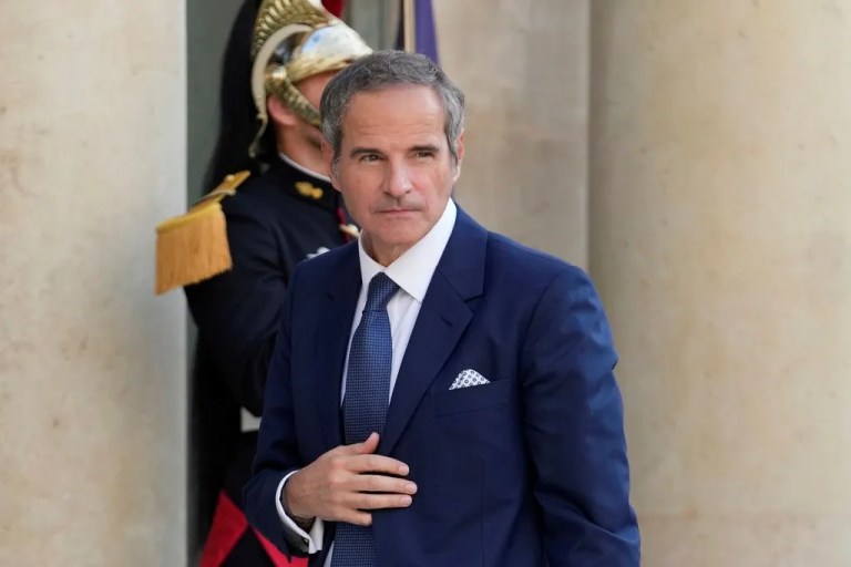 Iran bans IAEA head, removes surveillance cameras from nuclear sites