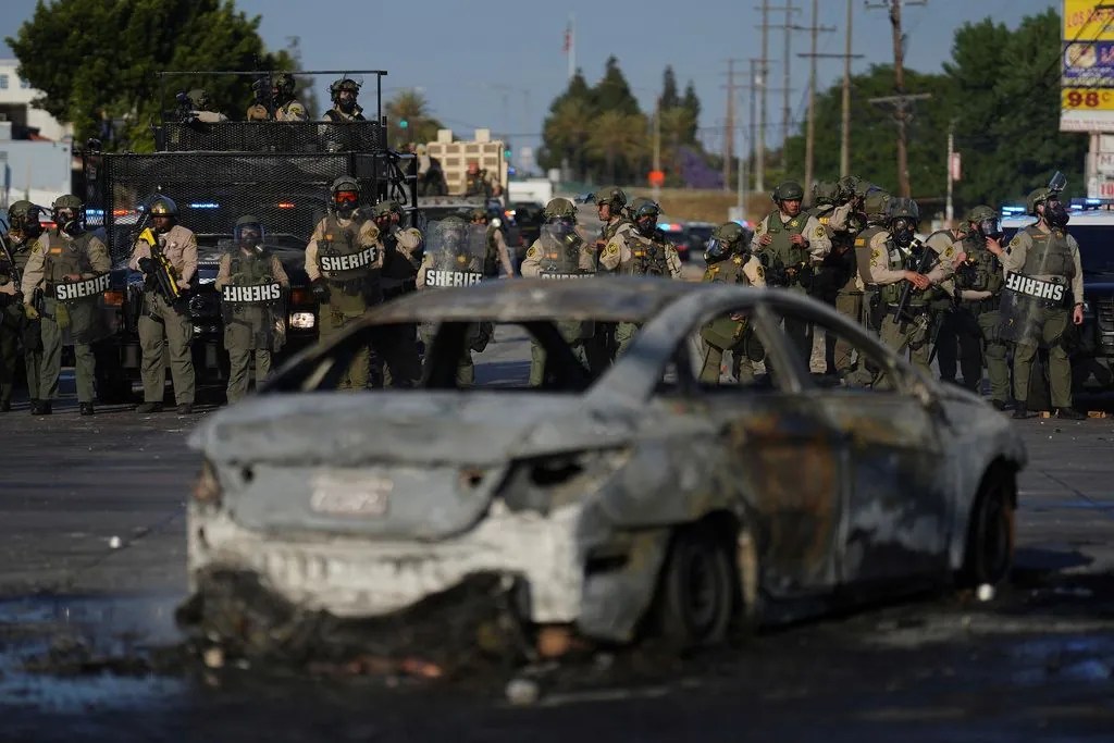 Trump deploys 2,000 National Guard members to LA amid anti-ICE riots