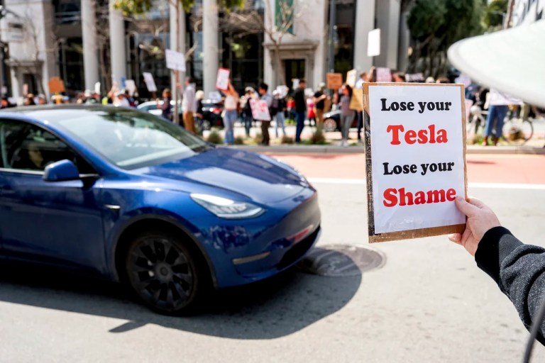 General Motors seizes moment as consumers turn backs on Tesla, Elon Musk