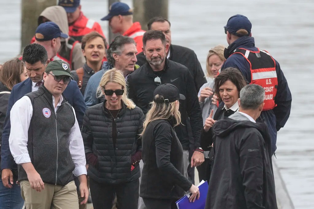 Attorney General Pam Bondi, center left, arrives at Fort Baker after visiting Alcatraz Island, Thursday, July 17, 2025, in Sausalito, Calif.