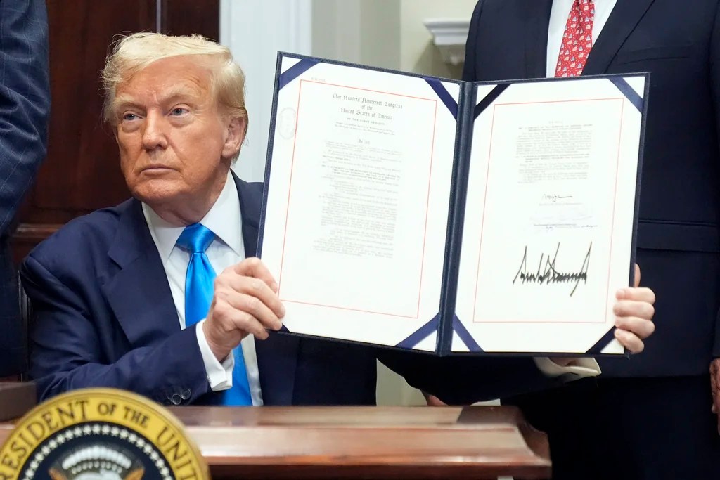 All the times Republicans have floated tributes to Trump