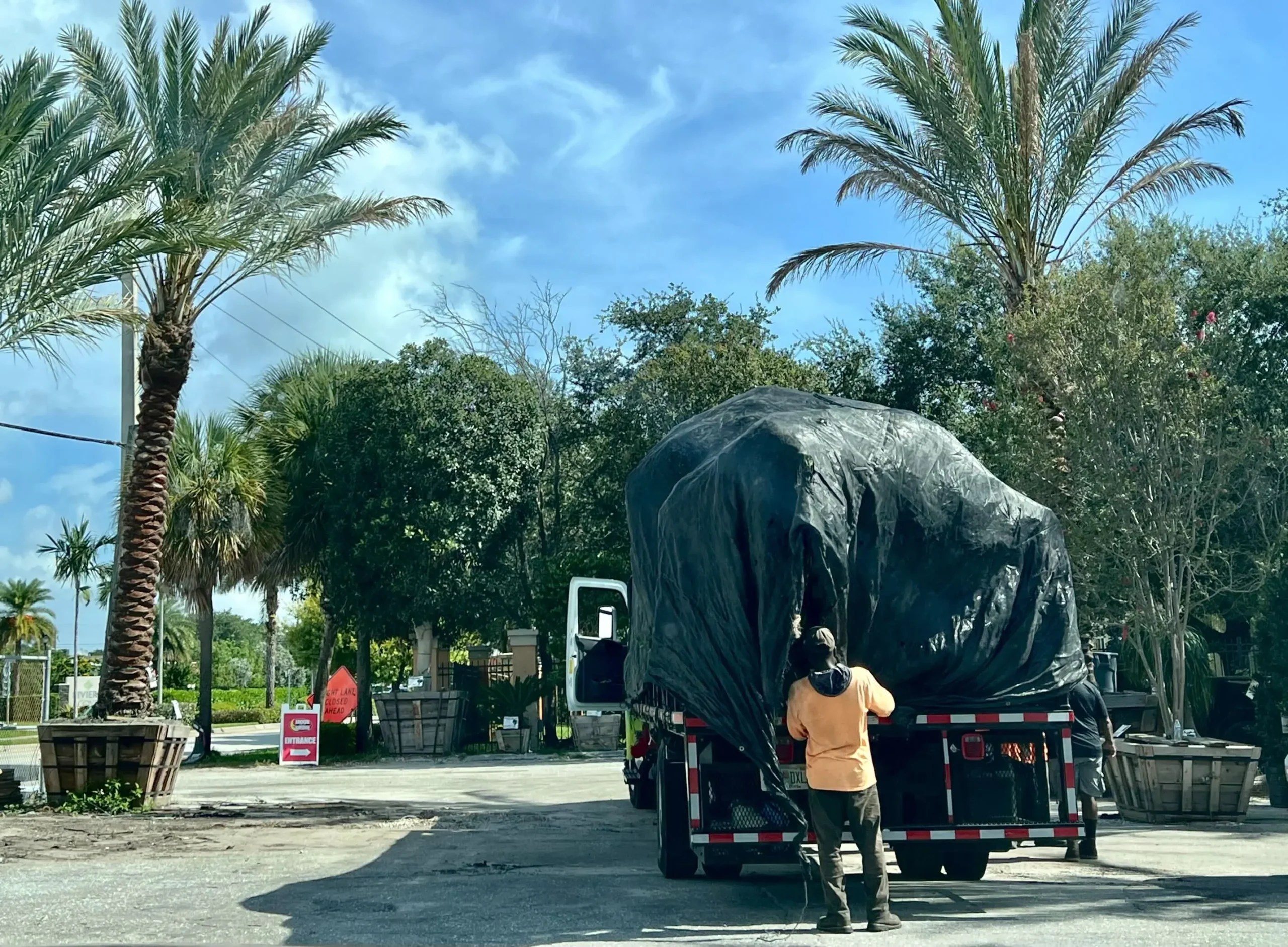 A plant delivery truck was pulled over by Florida Highway Patrol outside a garden center. (Anna Giaritelli / Washington Examiner)