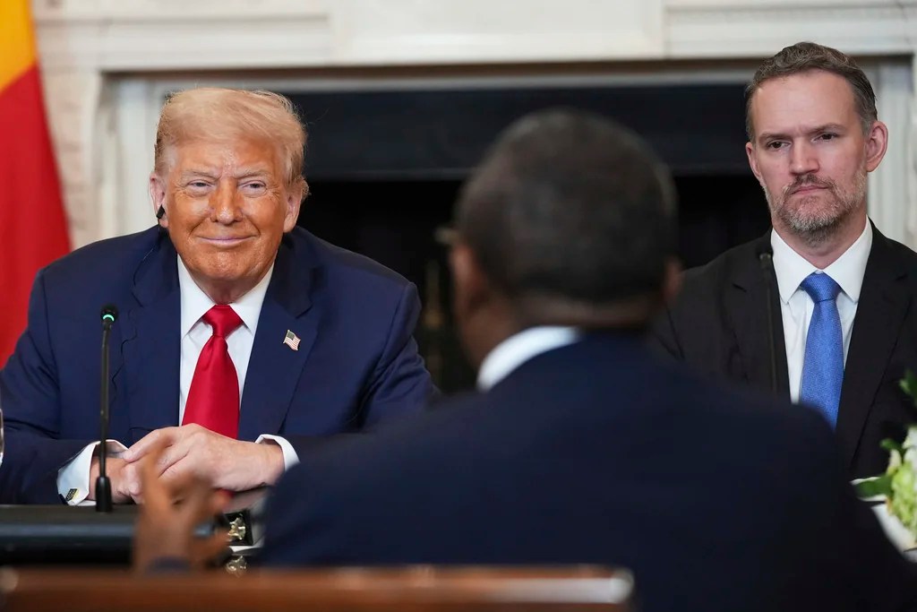 Trump celebrates IRS allowing churches to endorse political candidates