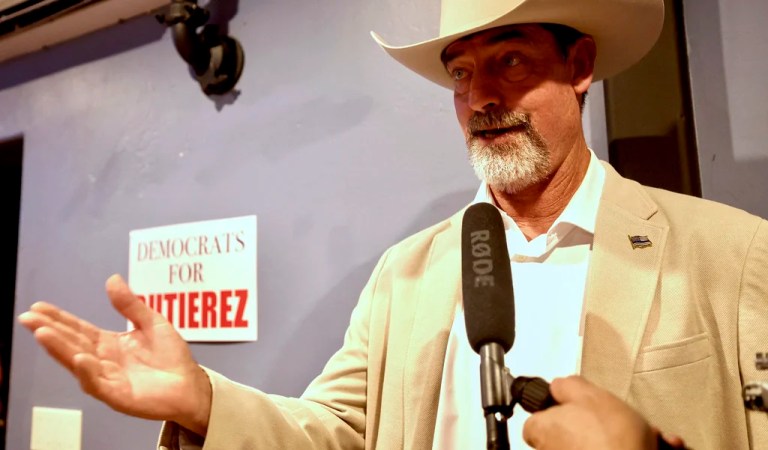 Arizonans choose contenders for late congressman’s seat