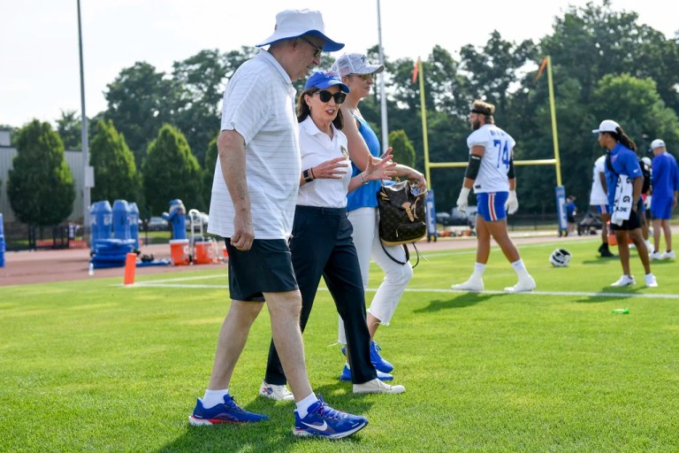 New York Republican uproar after Hochul floats redistricting