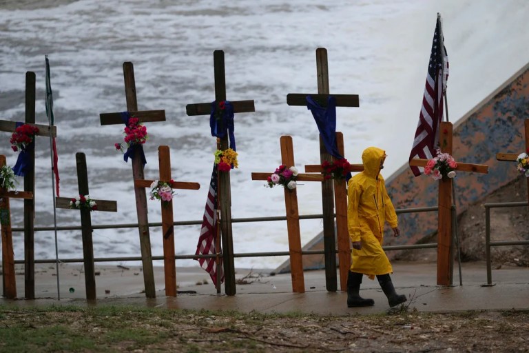 Heavy rain halts search for Texas flood victims with more than 160 still missing