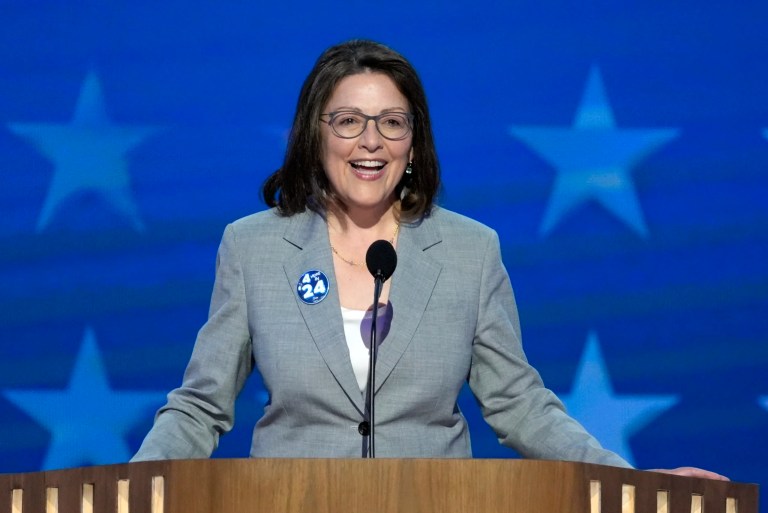 Record-low approvals plague Trump and Democrats as both parties seek 2026 edge