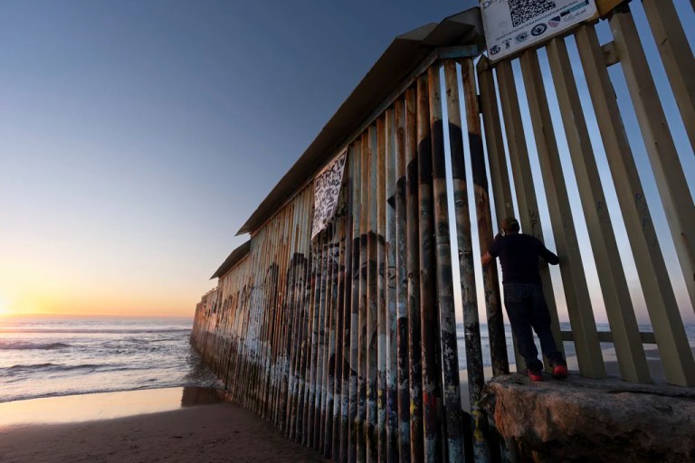 Judge blocks Trump order suspending asylum access at southern border