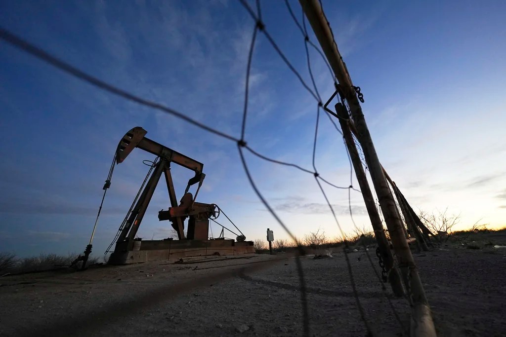 Oil prices projected to fall below $60, risking Trump drilling goals