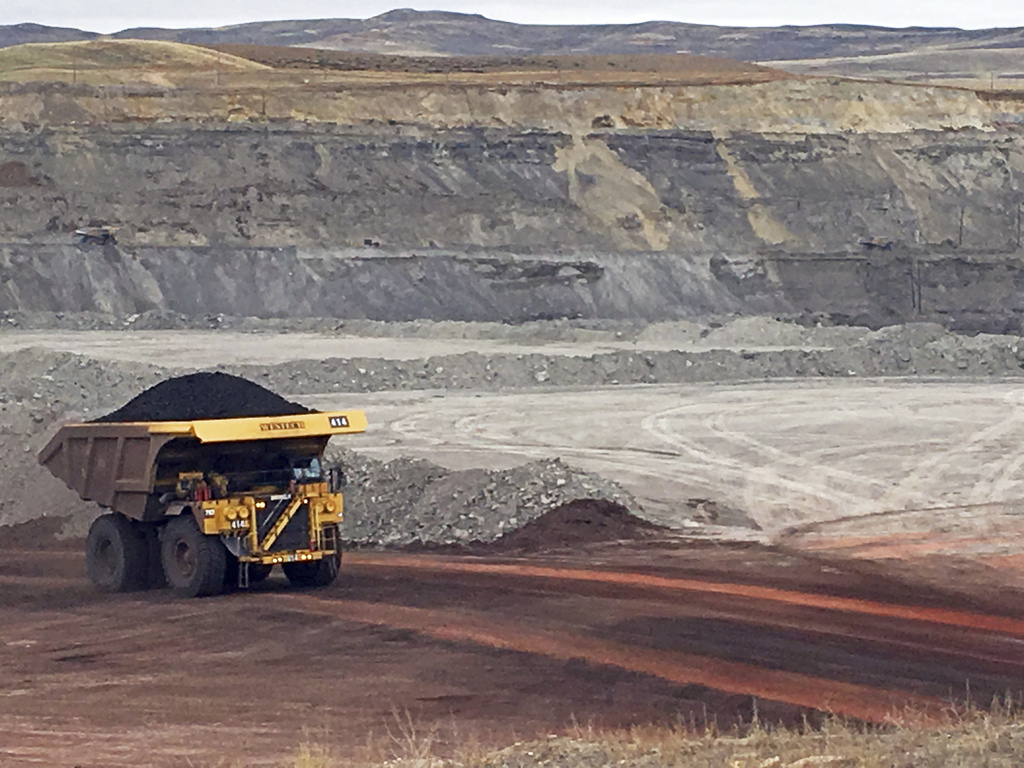 Trump puts steelmaking coal at center of industry revival