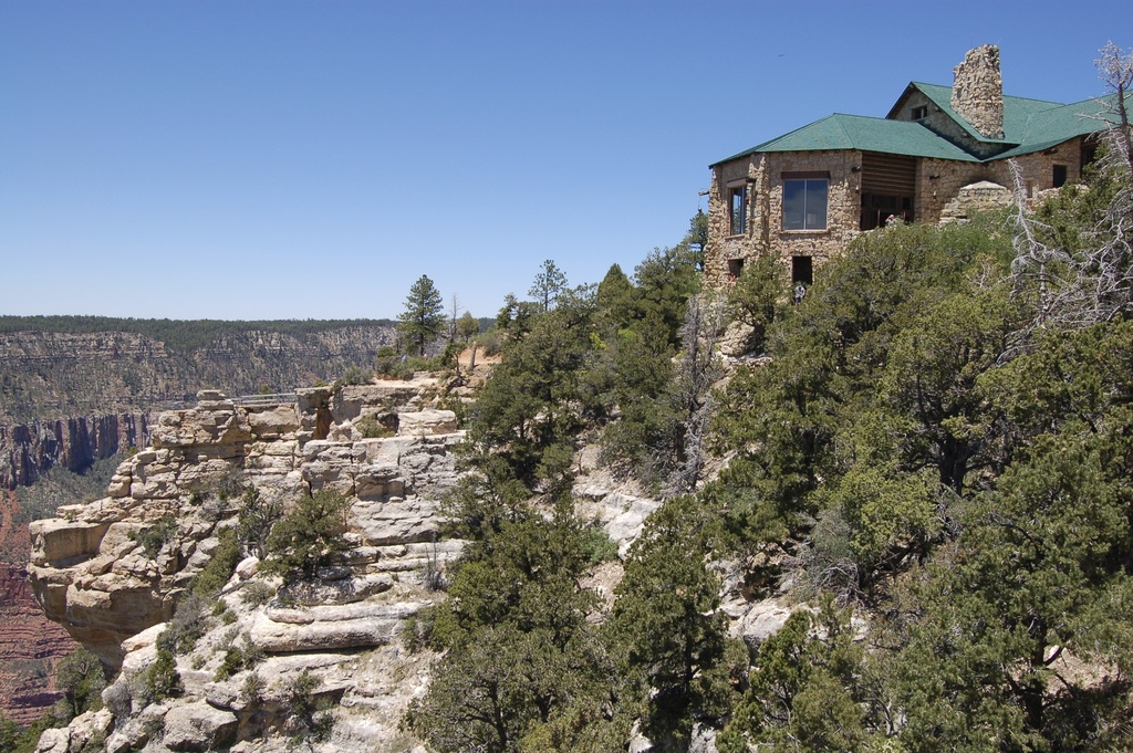 Trump should rebuild historic Grand Canyon Lodge