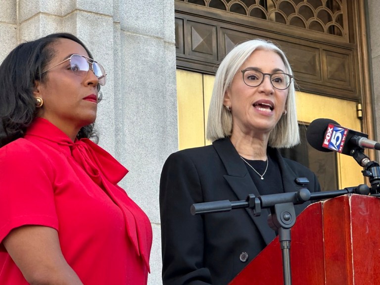 Judge rules Fulton County commissioners in contempt of court order