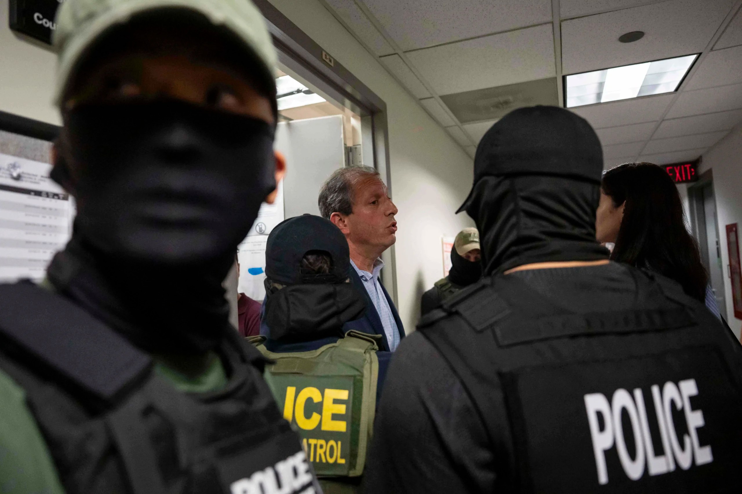 Judge blocks ICE deportation strategy for paroled immigrants