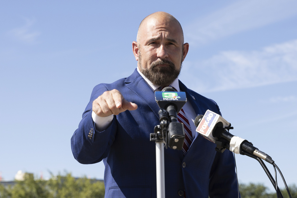 Florida Lt. Gov. would consider Casey DeSantis as running mate if he enters 2026 race