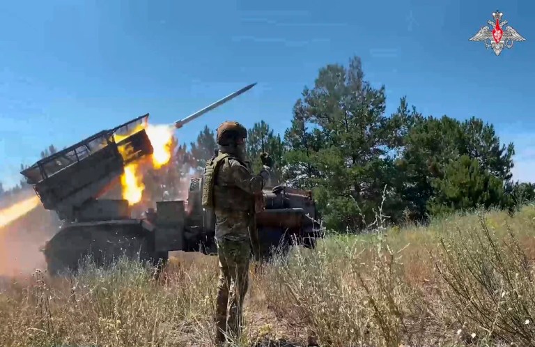 Russia breaks through main Ukrainian defensive line ahead of Alaska meeting with Trump