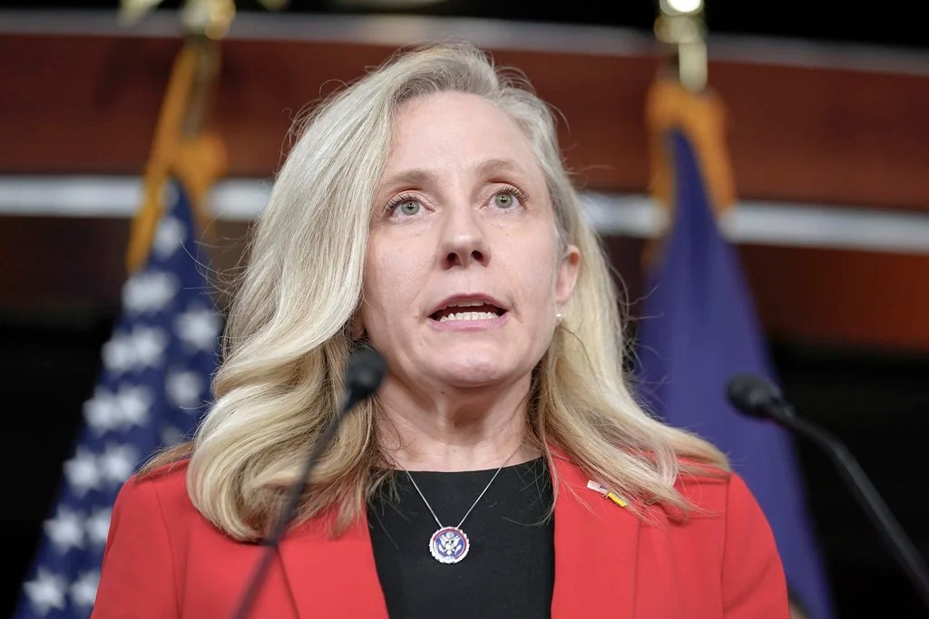 Winsome Earle-Sears pressures Abigail Spanberger over Loudoun transgender policy standoff