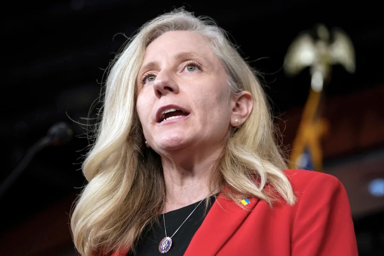 Spanberger still ahead of Earle-Sears after Trump weighs in on Virginia gubernatorial race