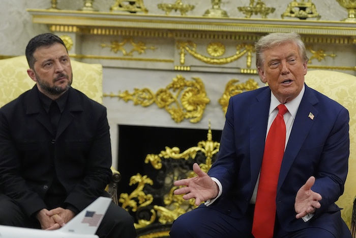 President Donald Trump meets with Ukrainian President Volodymyr Zelenskyy in the Oval Office at the White House, Monday, Aug. 18, 2025, in Washington.