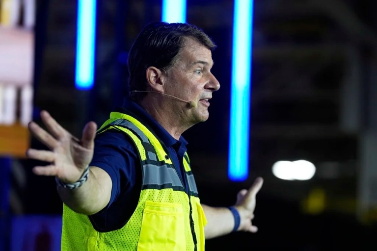 Ford announces $2 billion investment in Kentucky plant to produce new EV truck