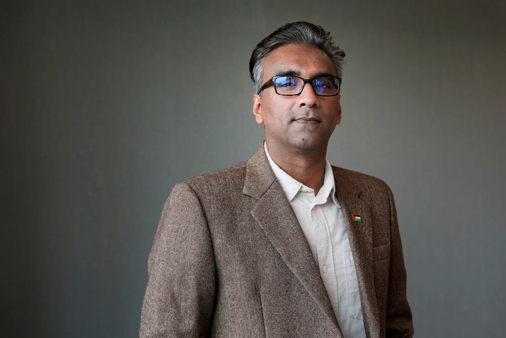 Georgetown researcher Badar Khan Suri settles with White House after ICE detention