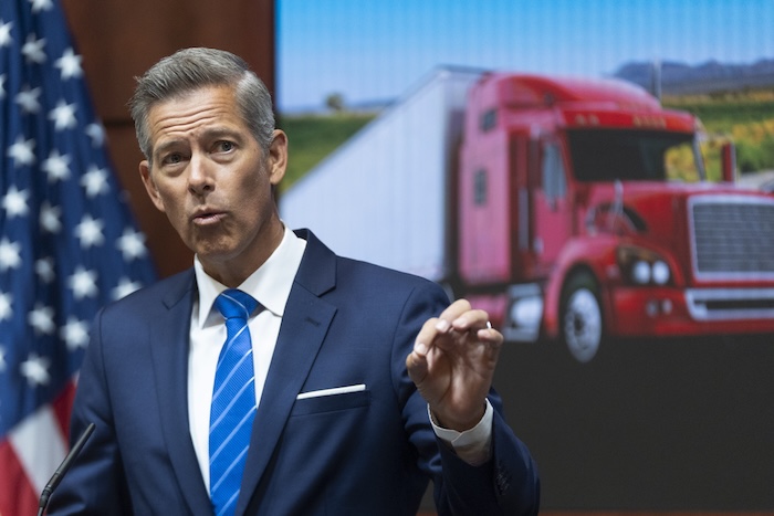 Trump DOT to punish states that do not enforce English requirements for truck drivers