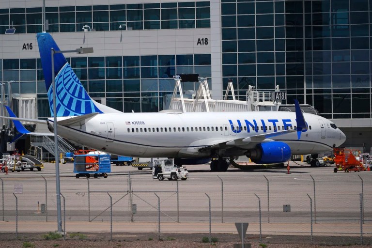 United Airlines grounds flights nationwide due to ‘technology issue’