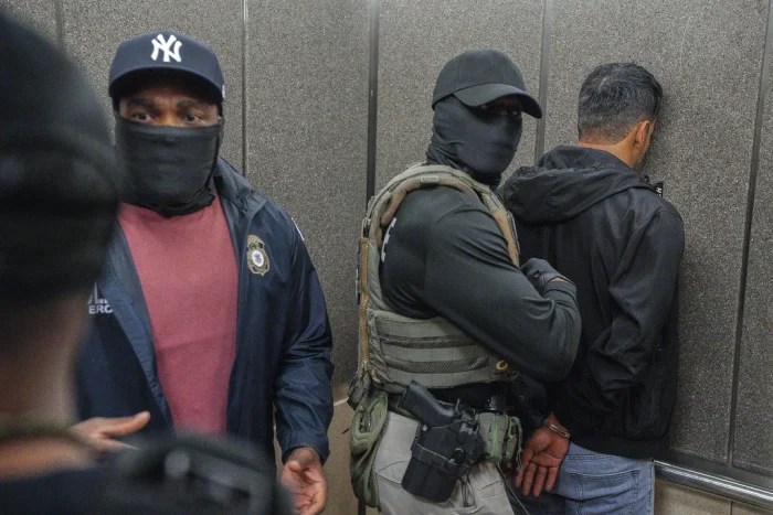 More than 1,000 police agencies agree to help ICE arrest illegal immigrants: DHS