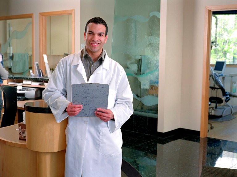 Bipartisan group of lawmakers aim to increase migrant physician jobs