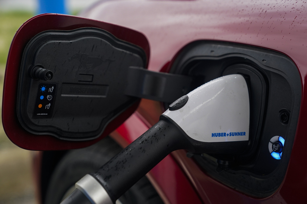 DOT deputy slams regulatory ‘coercion’ boosting electric vehicles as subsidies expire
