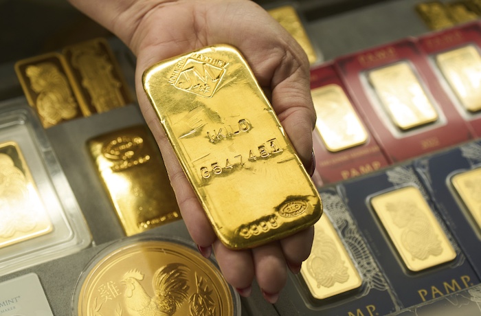 Gold prices soar, outperforming stock market amid economic uncertainty