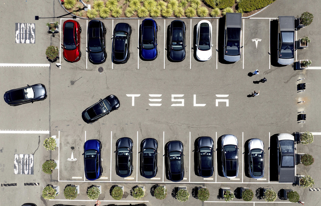 Electric vehicle sales surge as buyers try to get ahead of subsidy expiration Tuesday