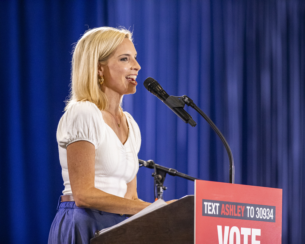 Thune and Scott gather behind Ashley Hinson in Iowa Senate race