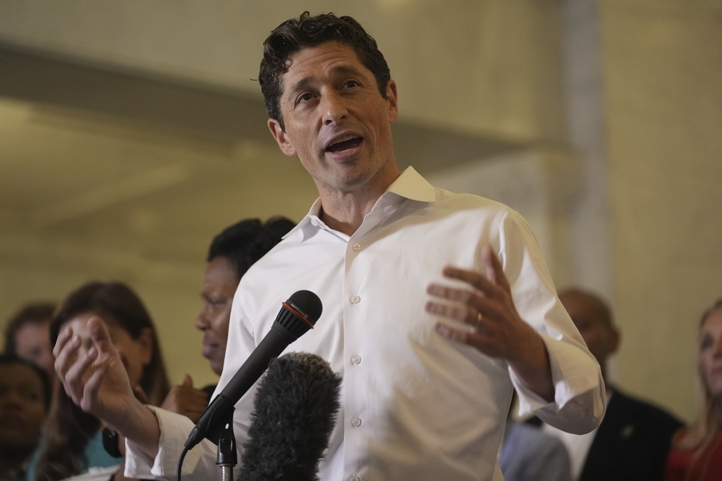 Minneapolis mayor does not support abolishing ICE after deadly shooting