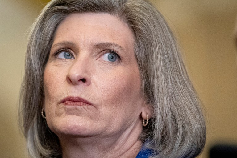 Joni Ernst announces retirement, leaving Iowa Senate seat open for 2026