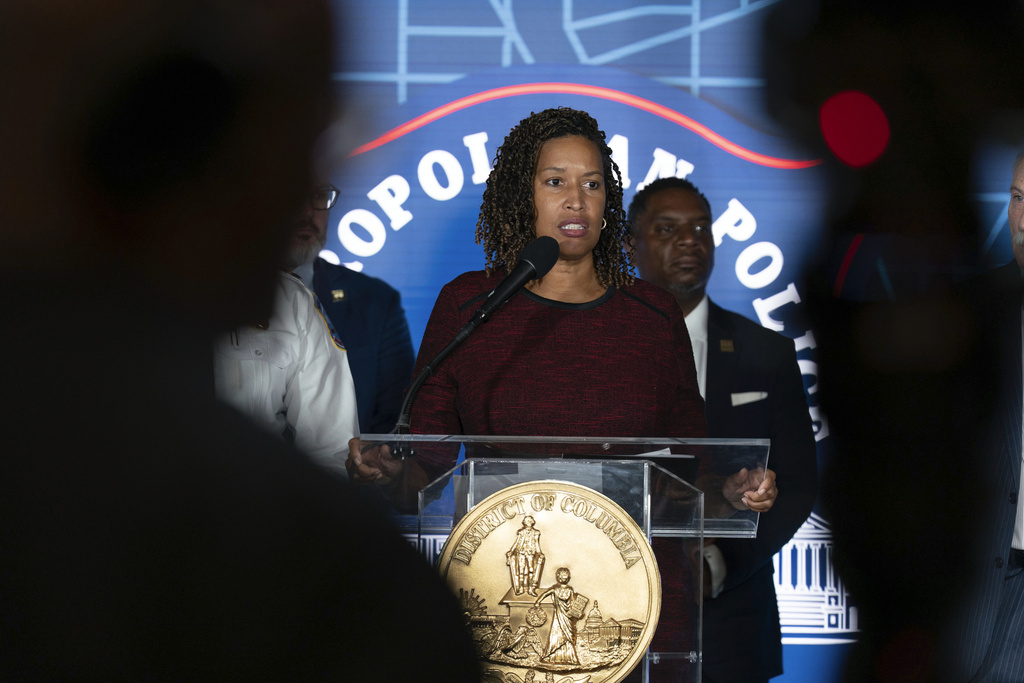 DC mayor woos GOP as Trump police takeover nears an end