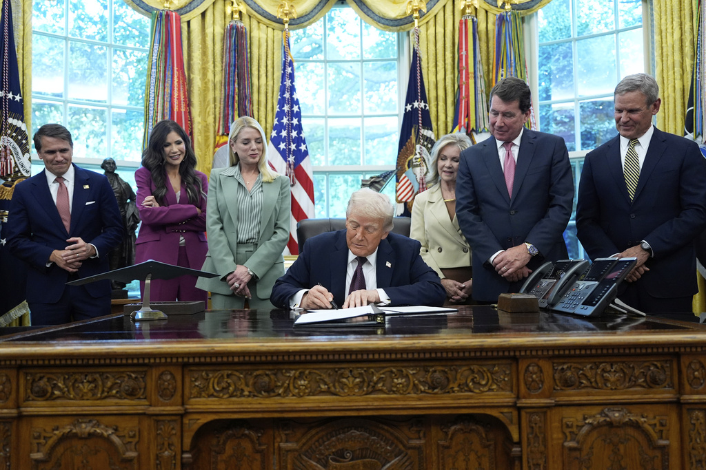 Trump sends federal police to battle crime in Memphis at request of Tennessee Gov. Bill Lee
